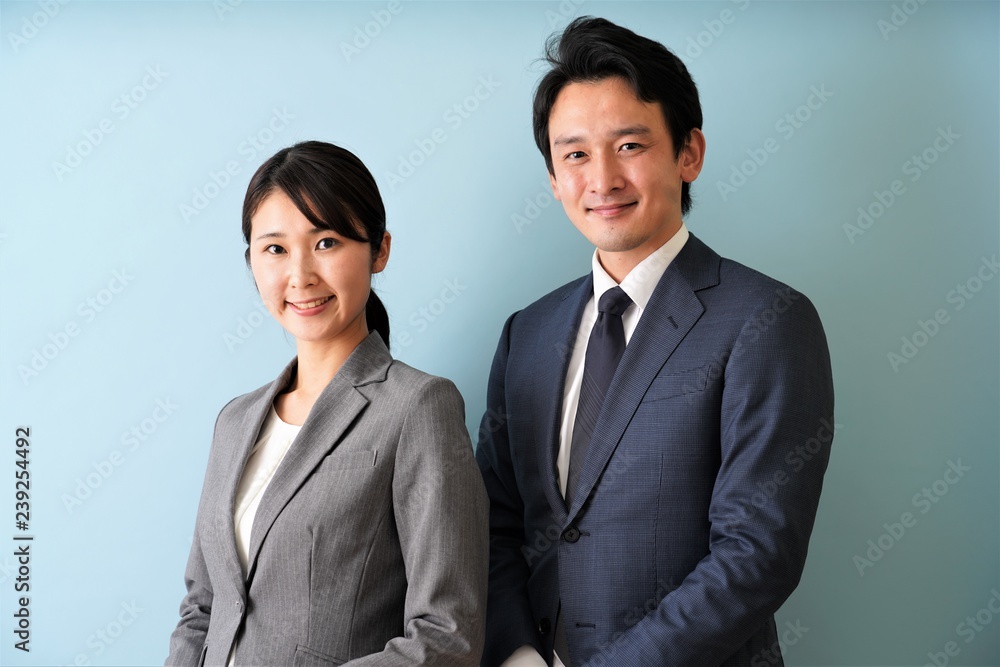 ビジネス　ポートレート　笑顔