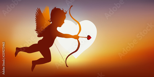 Selon la légende, Cupidon, sous la forme d’un chérubin, décoche une flèche sur un couple  pour qu’ils tombent amoureux. photo