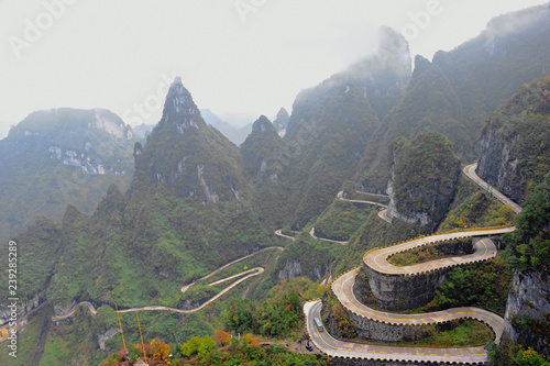 Road to Tianmen mountain