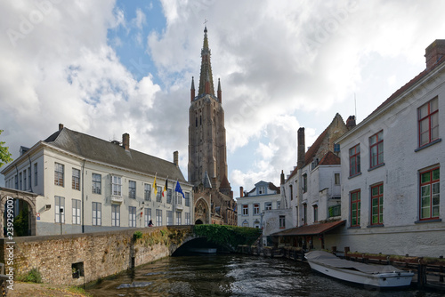 Belgien - Brügge - Liebfrauenkirche photo