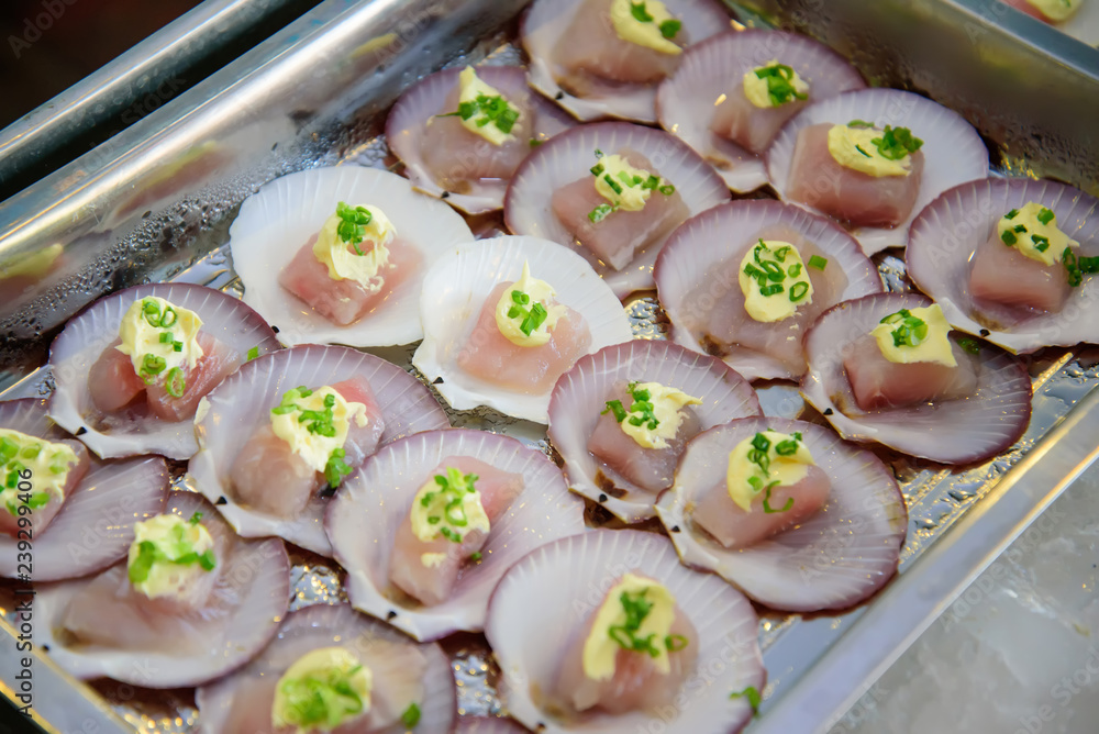 Shells with salmon and cheese Shells with salmon and cheese