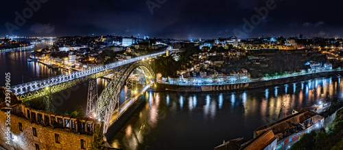 Ponte Luis I bridge in Porto