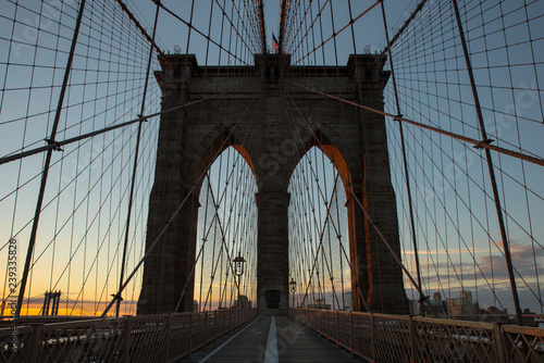 brooklyn bridge in new york © Vojta Zacharda