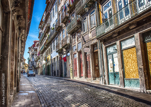 Fototapeta Naklejka Na Ścianę i Meble -  Porto Cobblestone Street, Portugal