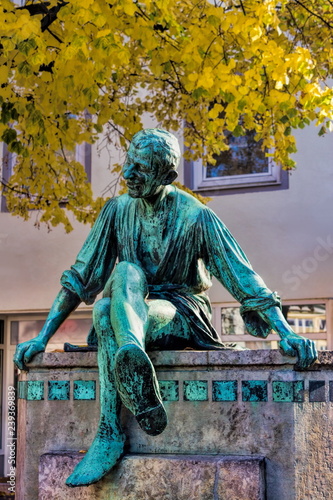 Braunschweig, Eulenspiegel- Brunnen photo