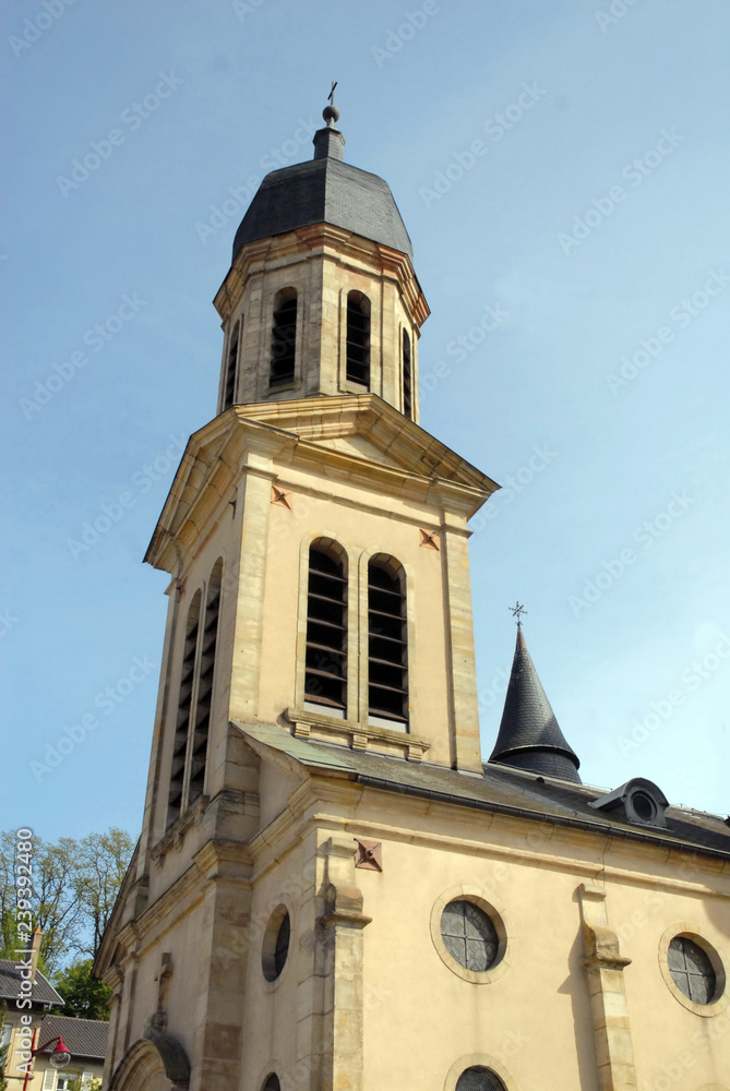 Ville de Creutzwald, clocher de l'église Sainte-Croix, département de la Moselle, France