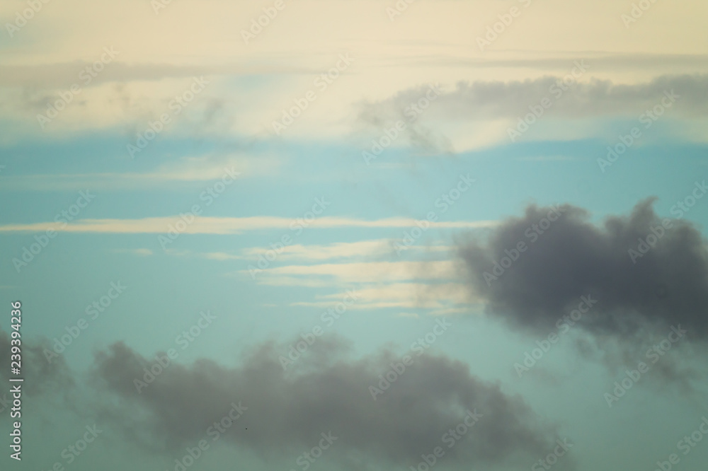 パステルカラーの青空と白い雲 パステルカラーの青空と白い雲