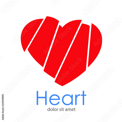 Logotipo abstracto con texto Heart con corazón en piezas verticales desplazadas en color rojo