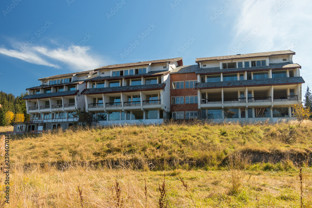Obraz premium Abandoned hotel on the