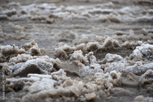 Snow melt, snow slush on road, thaw, warming. Emergency conditions and response of communal services