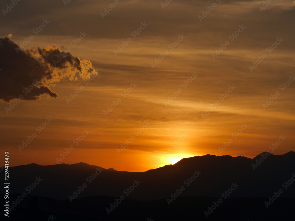 Obraz premium golden sunset sky