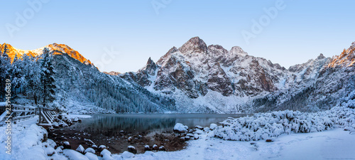 Obraz na płótnie Winter mountain landscape w salonie