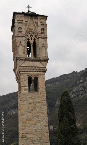Ein Wahrzeichen am Comer See: Turm von S. Maria Maddalena in Ossuccio photo