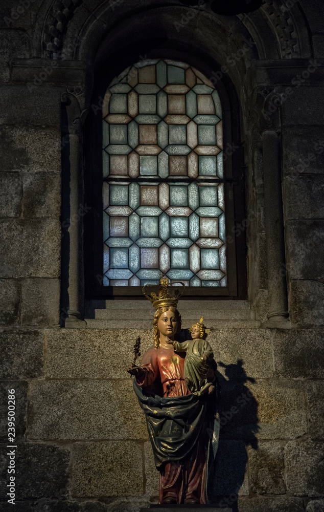 Vierge à l'Enfant à la cathédrale de Saint-Jacques-de-Compostelle, Galice, Espagne