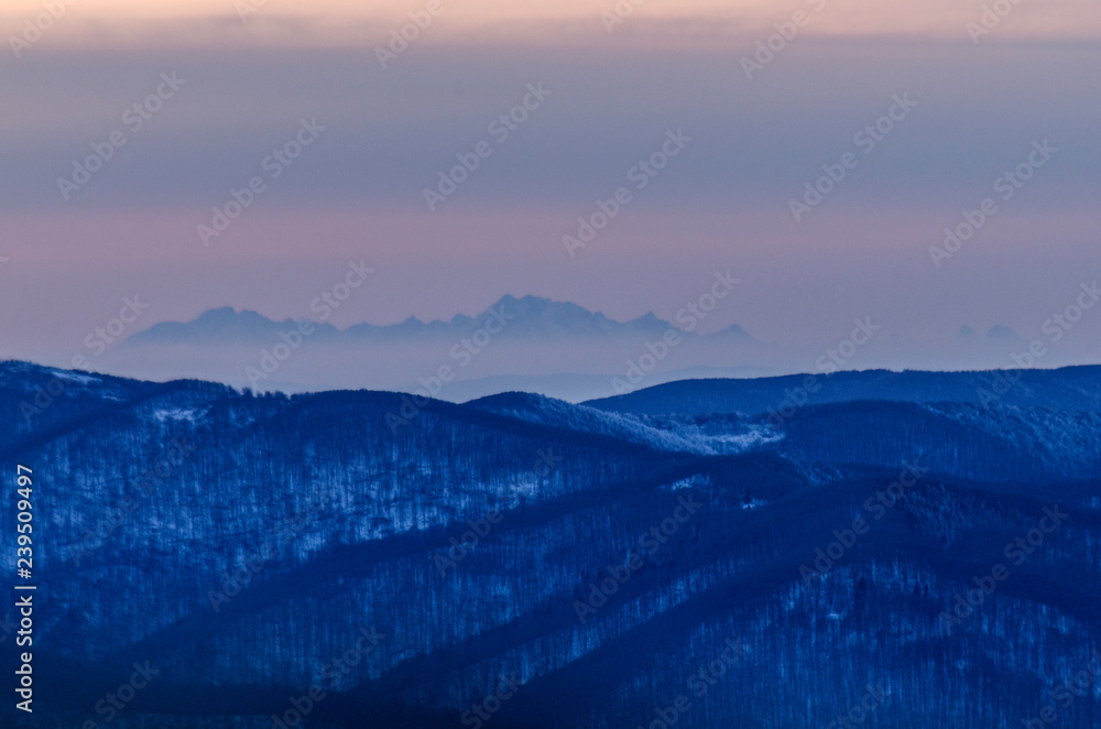 Fototapeta premium w oddali tatry