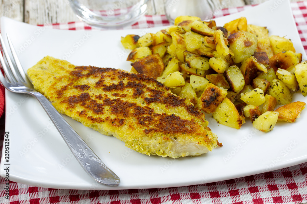 poisson pané et pommes de terre poisson pané et pommes de terre