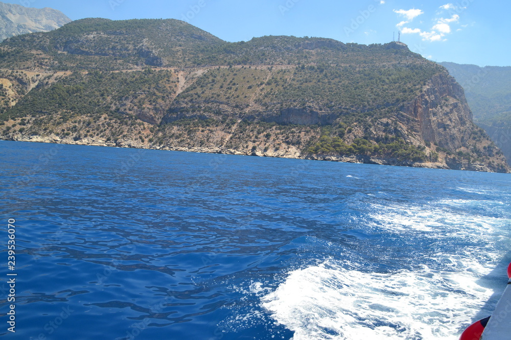 Fototapeta premium sea and mountains