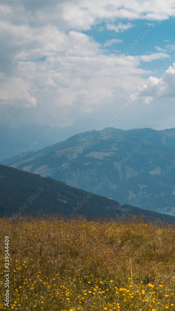 Smartphone HD wallpaper of beautiful alpine view at Zell am See - Zeller See - Salzburg - Austria