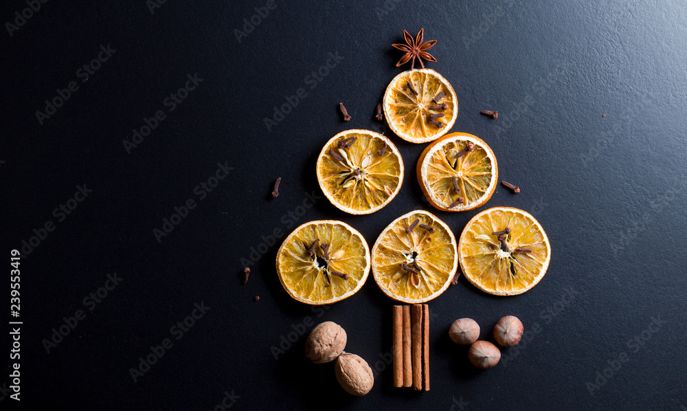 Christmas tree symbol with spices.