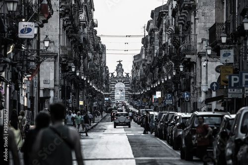 calles de catania, sicilia