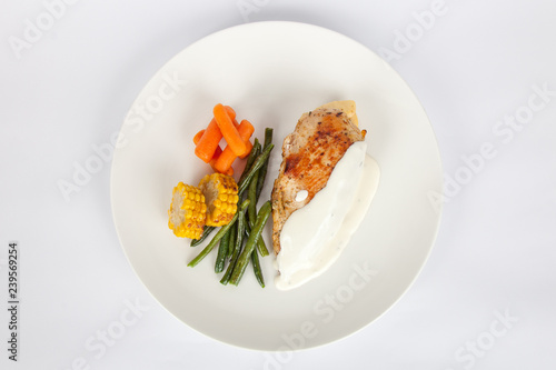 grilled corn with asparagus, carrots and chicken sauce