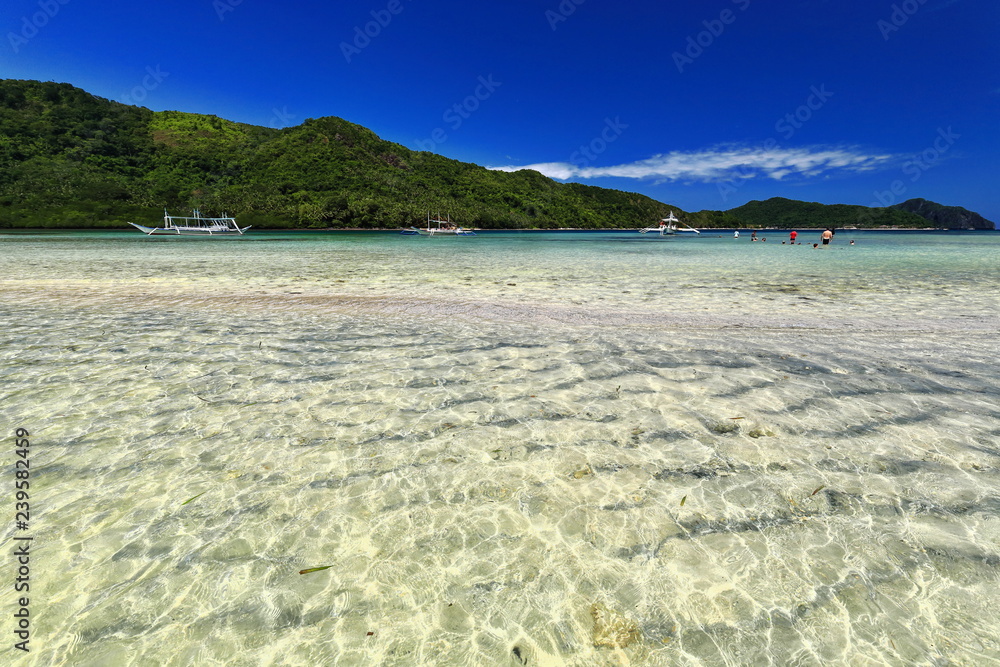 Snake island sandbar joining mainland Palawan and Vigan island-El Nido-Philippines-0859