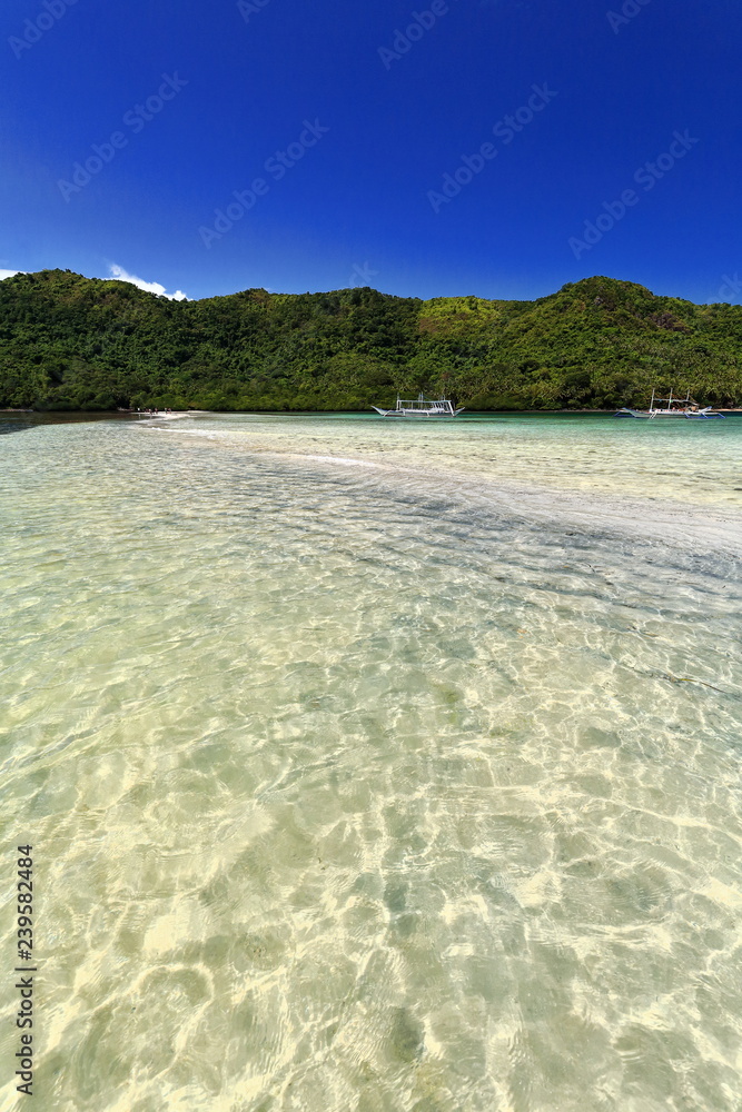 Snake island sandbar joining mainland Palawan and Vigan island-El Nido-Philippines-0861