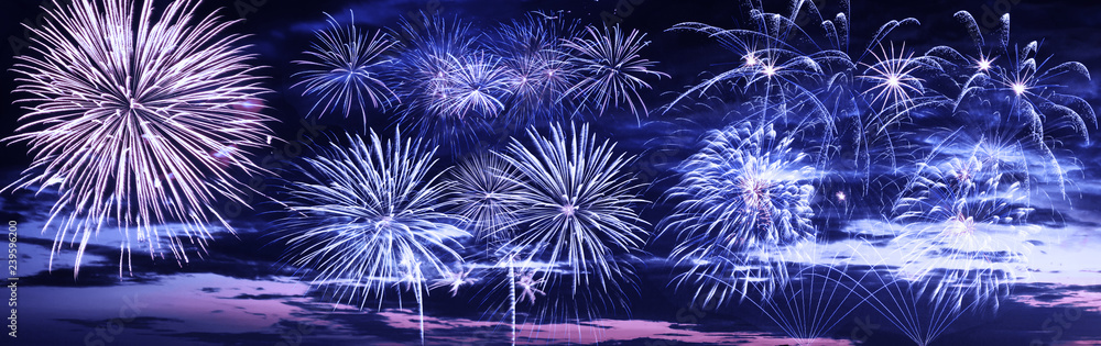 Wunderschönes Feuerwerk Wunderschönes Feuerwerk