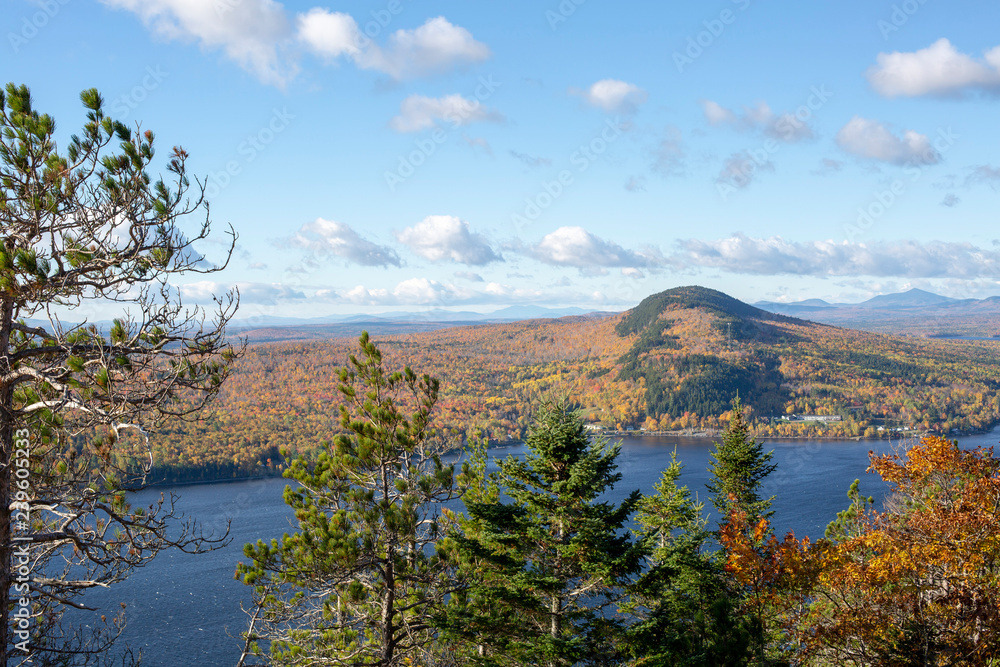 Naklejka premium Maine Moosehead Lake Mountain