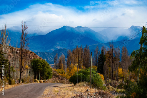 Fotografiando las montañas, los azules y la grandeza de Mendoza.