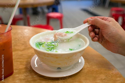 Cuadro en lienzo Rice porridge for breakfast, Hong Kong　香港 お粥の朝食