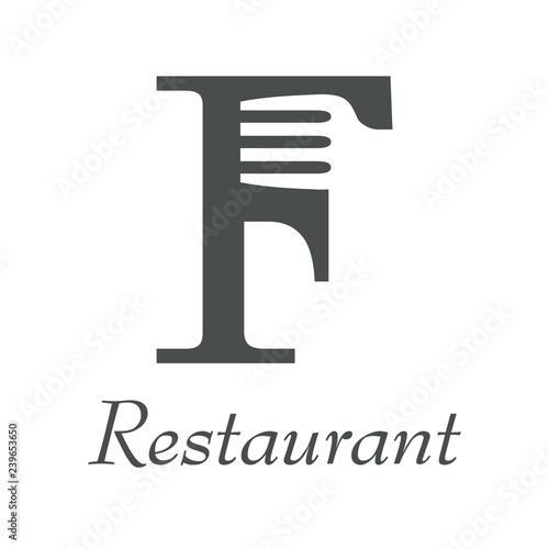 Logotipo con texto Restaurant y letra F mayúscula con cubiertos color gris