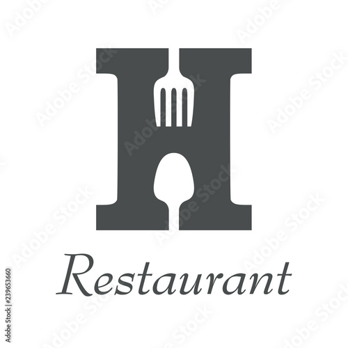 Logotipo con texto Restaurant y letra H mayúscula con cubiertos color gris