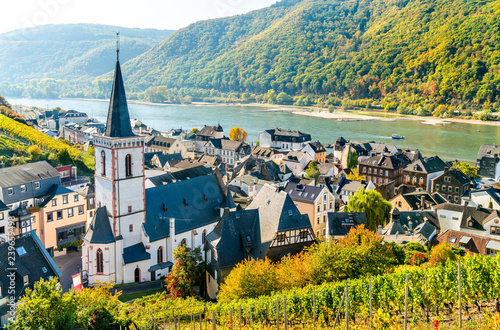 Foto Hony Cross Church in Assmannshausen, the Upper Middle Rhine Valley in Germany
