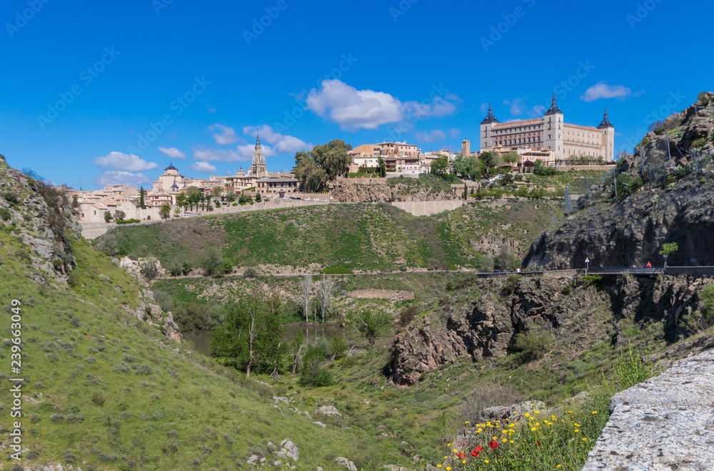 Obraz premium Toledo, Spain - a Unesco World Heritage Site, Toledo is a medium size city cultural influences of Christians, Muslims and Jews, well displayed in the Old Town 
