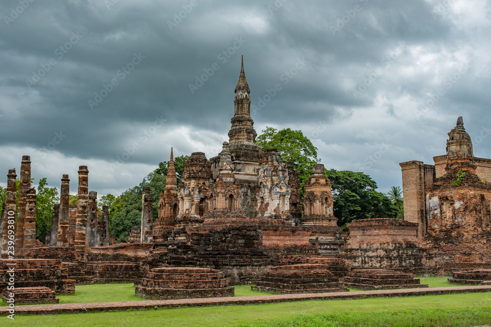 Fototapeta premium Famous place in Thailand (Sukhithai History park )