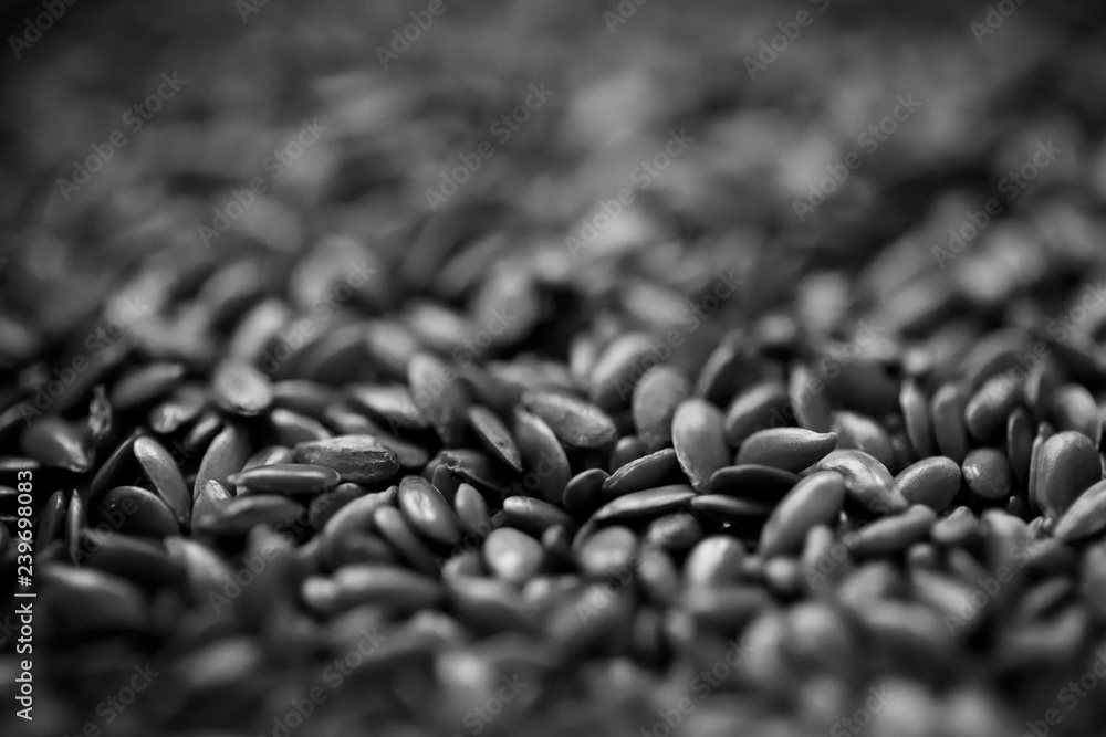 Obraz premium Coffee beans on black background