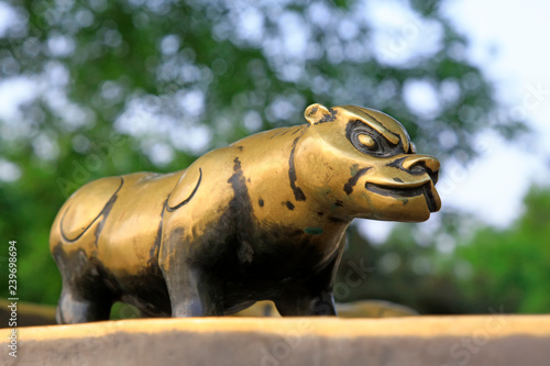 ancient Chinese traditional bronze beast sculpture