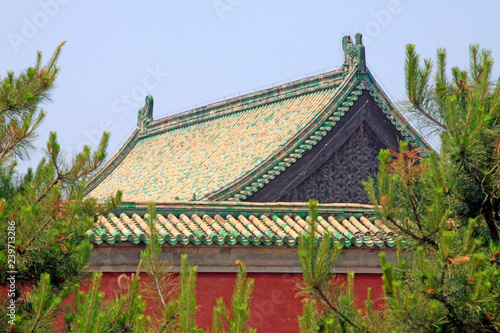 roof and walls in ancient China © YuanGeng