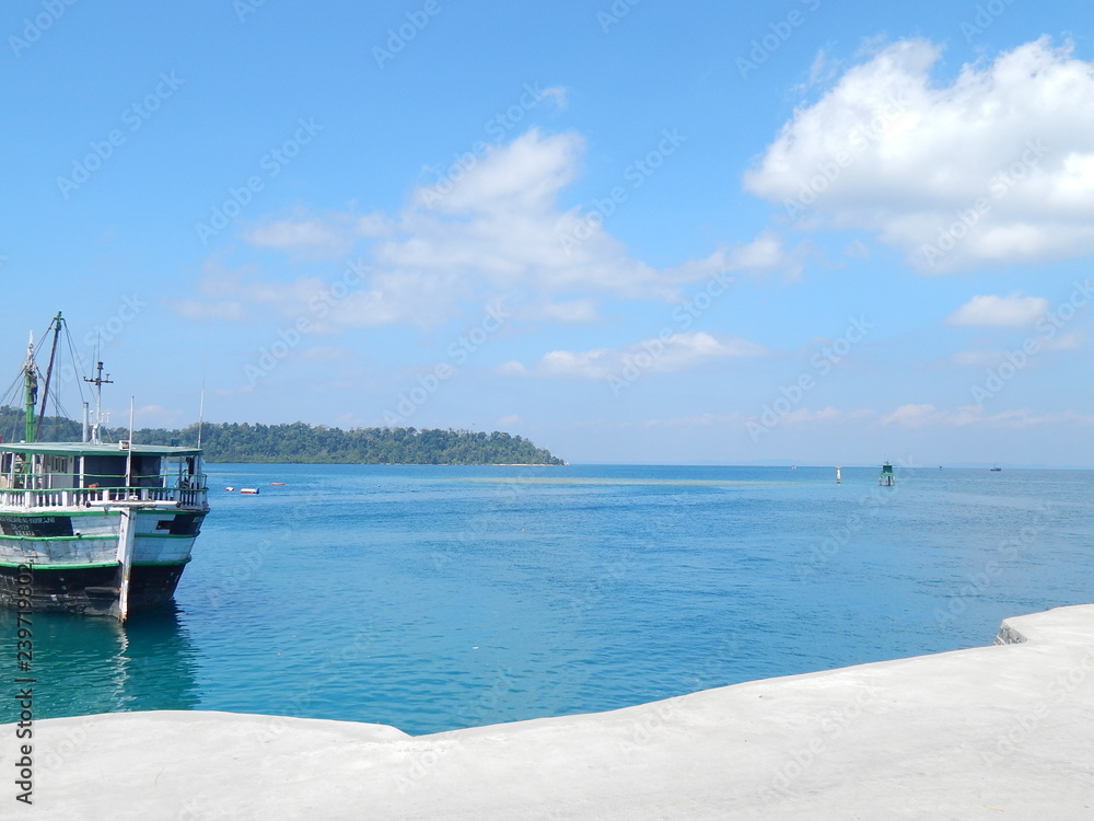 Fototapeta premium Sailing Ship in a ocean