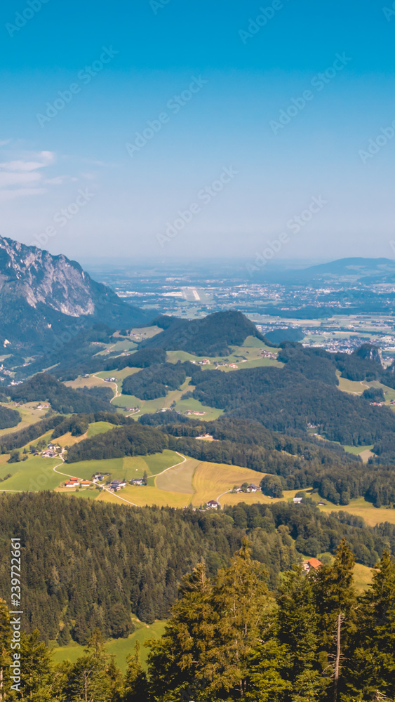 Fototapeta premium Smartphone HD wallpaper of beautiful view at Hallein - Salzburg - Austria