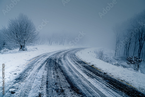 road in winter © ibrahim kiroglu