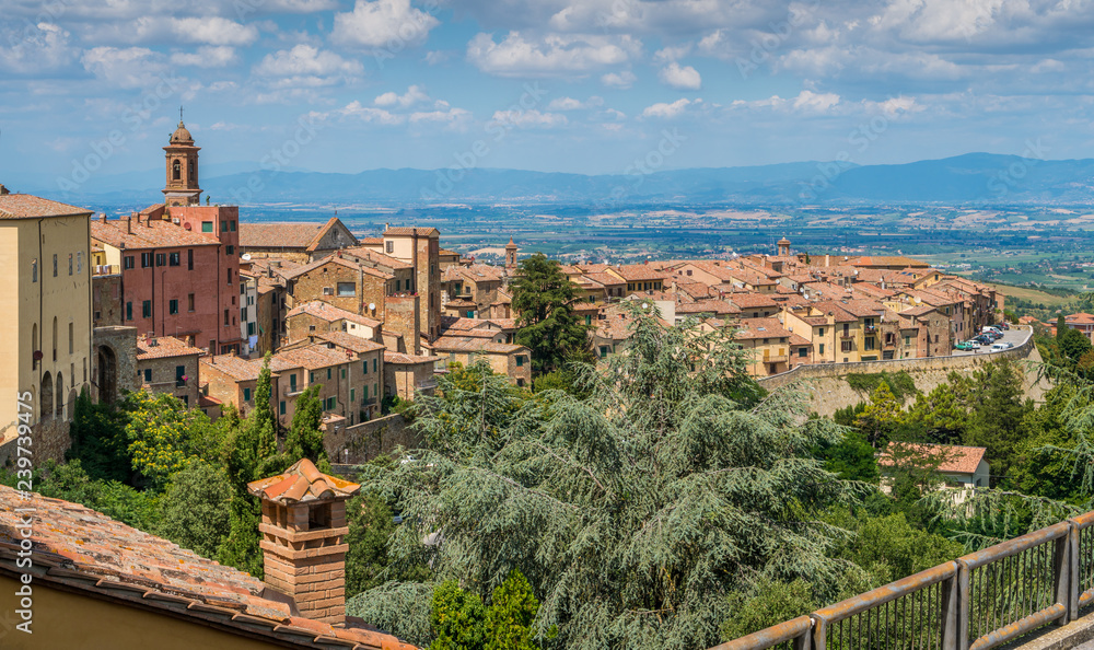 Obraz premium Montepulciano, famous medieval town in the Province of Siena. Tuscany, Italy.