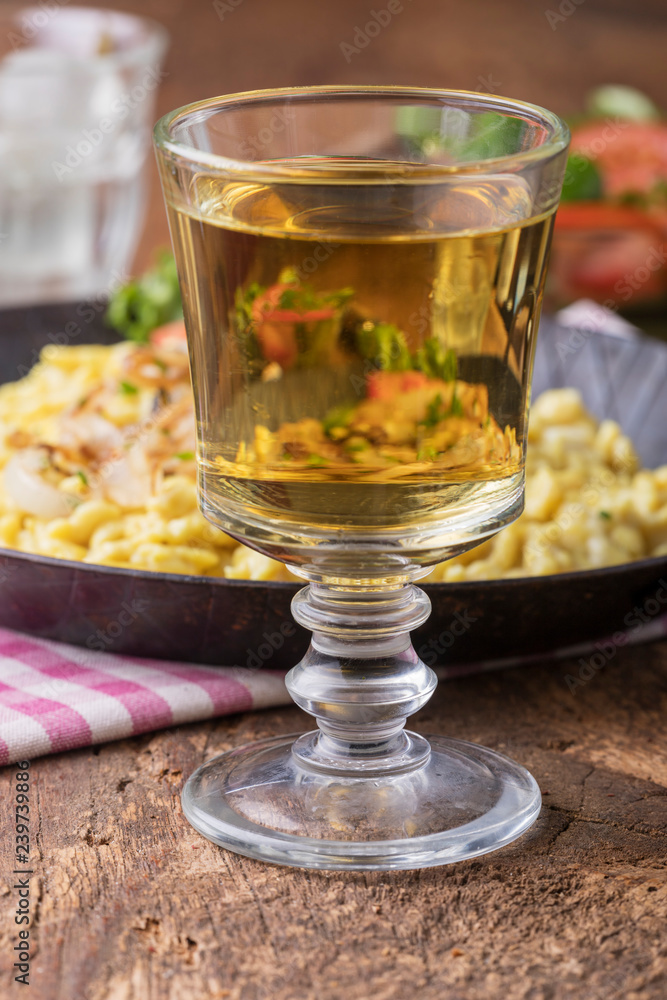 Kässpätzle auf Holz Kässpätzle auf Holz