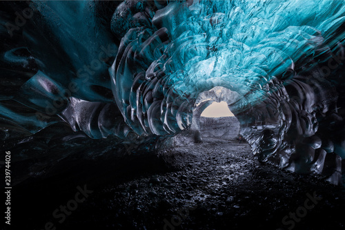 Foto Blue ice cave in Vatnajokull glacier, Iceland