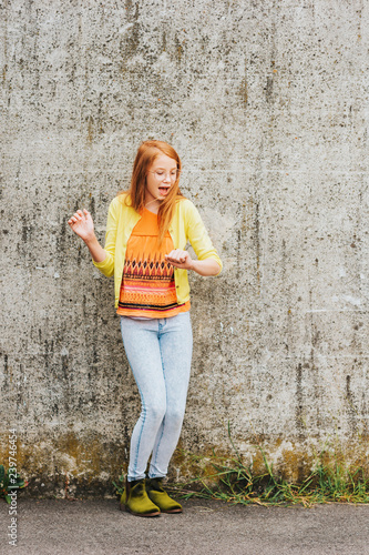 yellow jacket with red head