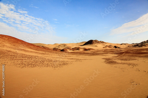 The desert in Paracas in Peru. Sun sea and sand © Claudio Quacquarelli