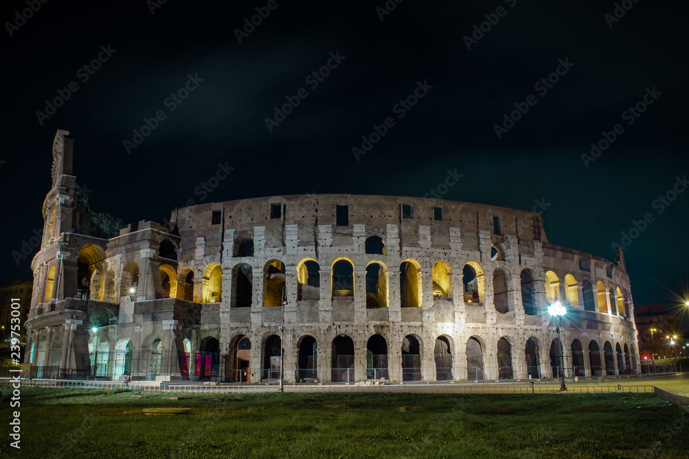 	Roman Colosseum at night