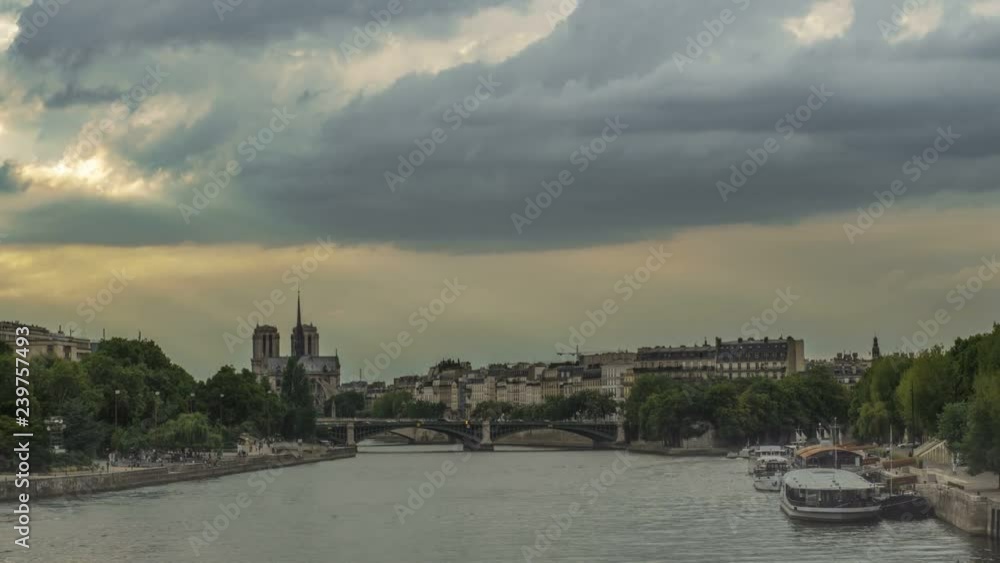 Paris, Time-lapse vue sur la seine et notre-dame Paris, Time-lapse vue sur la seine et notre-dame