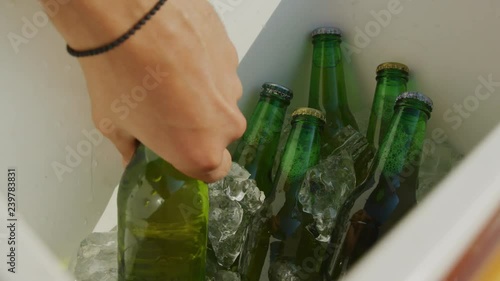 Wallpaper Mural Taking a beer from a traveling refrigerator Torontodigital.ca